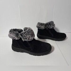 Khombu black suede winter booties women size 8 M
